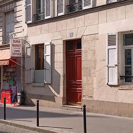 Appartamento Studio Au Pied De La Basilique Du Sacre Coeur Parigi Esterno foto